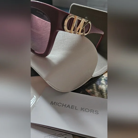 Michael Kors Purple Cat-Eye Sunglasses ✨️New Case Included✨️ - Picture 4 of 16